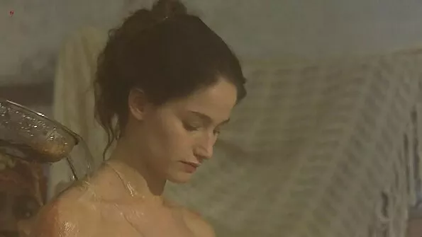 Märg Anya naudib seksi.