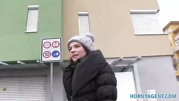 Kuradi minu naaber väga tihke kiisu ja suure tagumikuga.