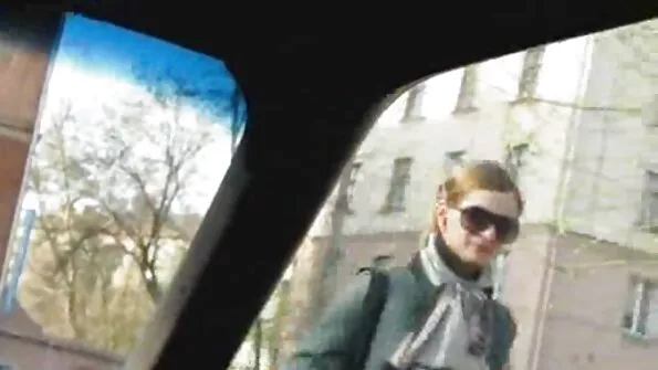 Ta veenis jaapanlanna raha eest seksima, kui naine rongi ootas.