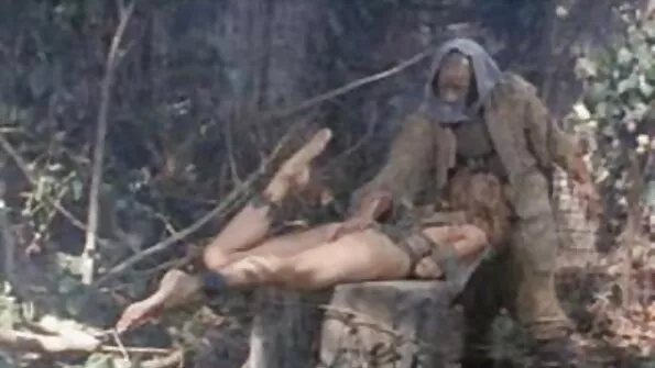 Isegi pornotaari tagumik ei pidanud seda vastu ja rebiti neegri paksust peenisest lahti.
