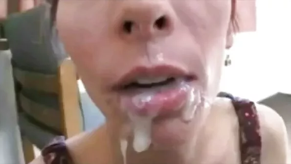Sperma määris sõbra jalgevahe.