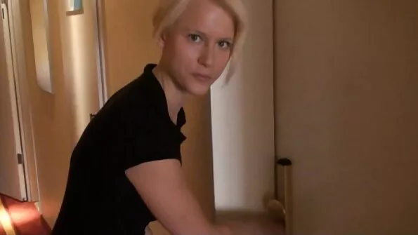 Jalafetiš alasti vene blondiinilt.