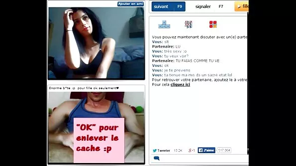 Kuuma duši seks minu toakaaslasega.