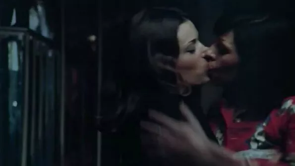 Prostituudi juhtum basseinis.