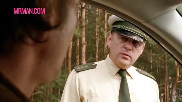 Punapea lesbi sööb oma tüdruksõbra kiisu.