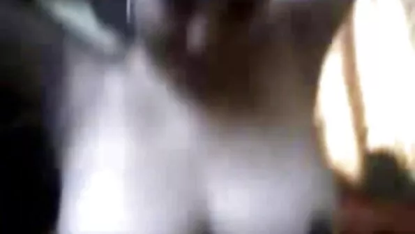 šikk pingul perse twerkimine.